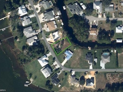 131 Blue Moon Avenue, Lake Placid, Florida 33852